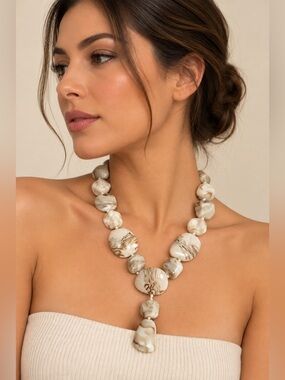 Elegant Cream Marbled Statement Necklace